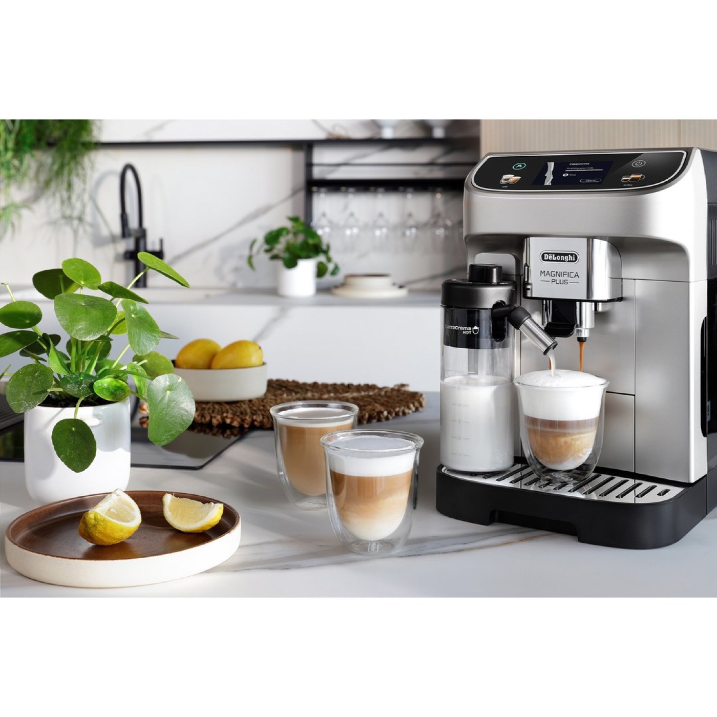 De’Longhi Magnifica Plus automatic product photograph