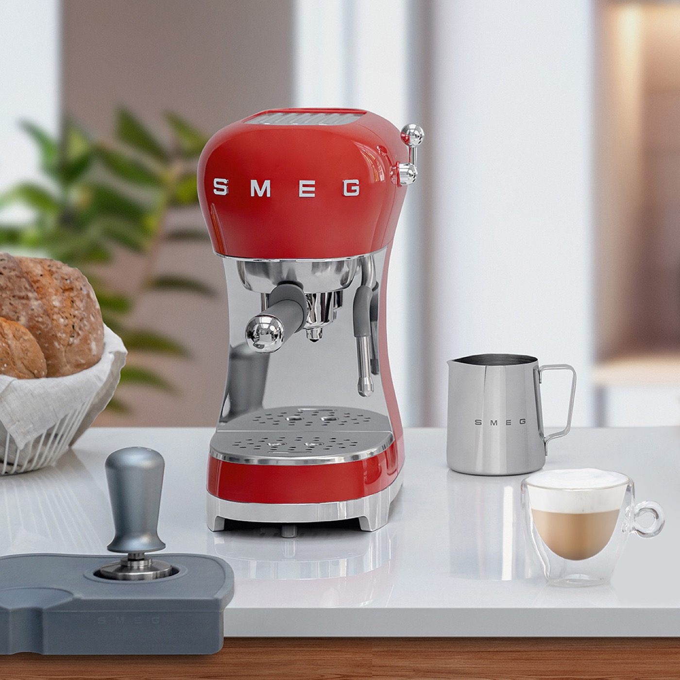 Smeg ECF02 Espresso manual espresso product photograph